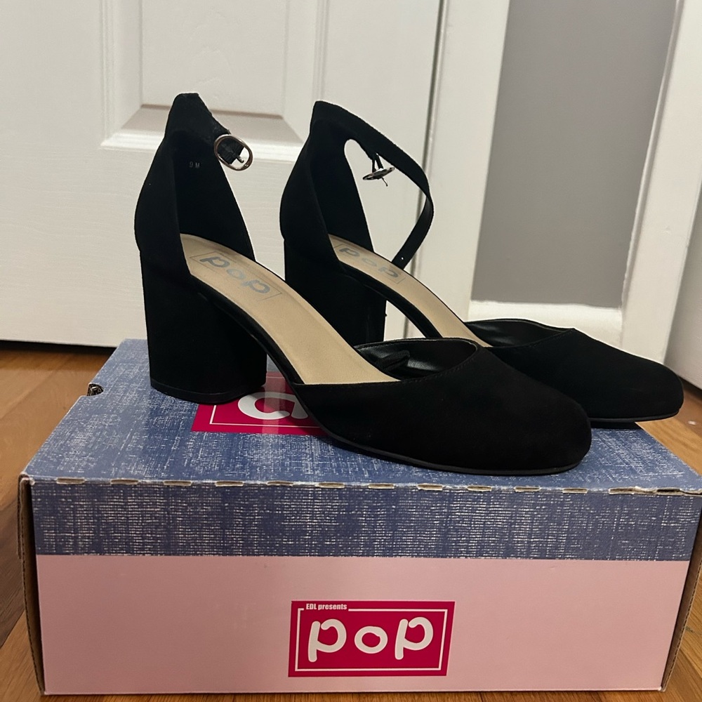 Pop Black Heels Elegant Design